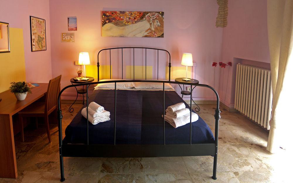 B&B Cameracaffe Centro Arezzo Exterior foto